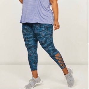 Lane Bryant LIVI 7/8 Power Legging With Wicking - Crisscross ankle hem Sz 18/20